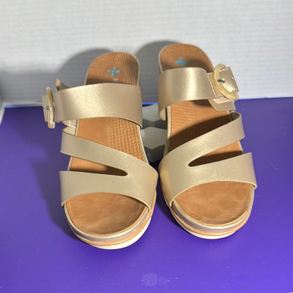 BareTraps Cream Sandals Comfortable Strappy Design